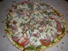 Pizza med ørred og parmaskinke
